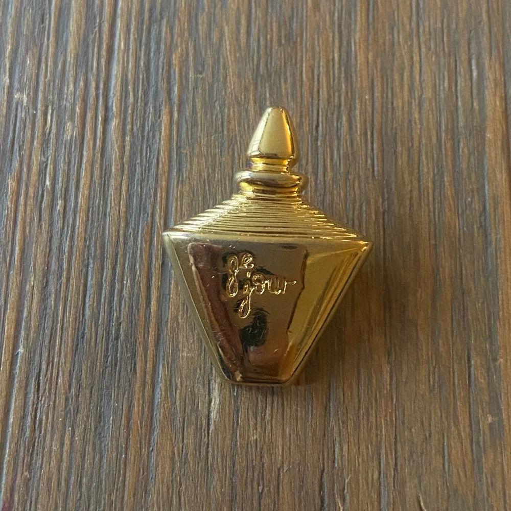 Yves Rocher Brooch 8 e jour